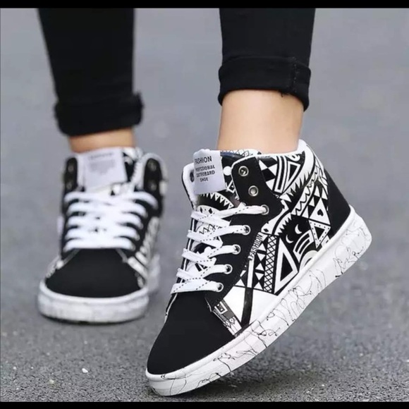 BW- Jejelove African Tribal High tops shoe - Picture 2 of 2